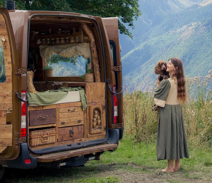 У внутрішньому оздобленні використали дерево