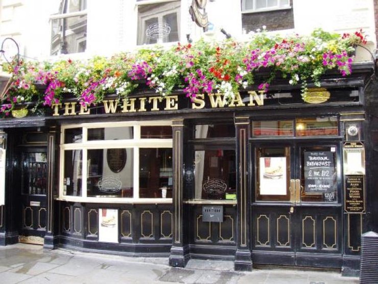 Бармен, бар, паб, худший паб, три худших бара Великобритании, статистика, отзывы в сети, оценка заведения, недовольные клиенты