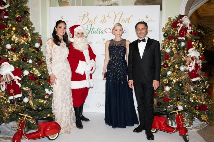 княгиня шарлен, княгиня монако, різдвяний бал, новорічний образ, модний вихід