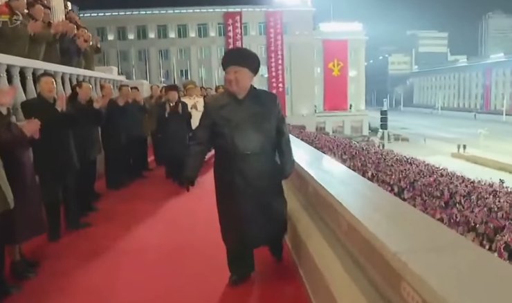 кім чен ин, шкіряне пальто, тренд сезону, кндр, північна корея