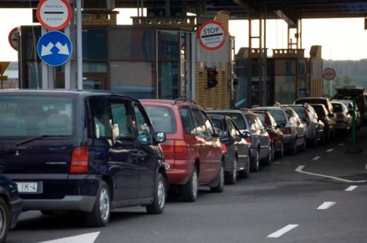 Очереди автотранспорта на границе, авто на границе, пересечение границы Украины, нулевый пошлины на растаможку авто
