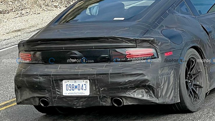 На Nissan Z NISMO установят увеличенный спойлер и новый задний бампер