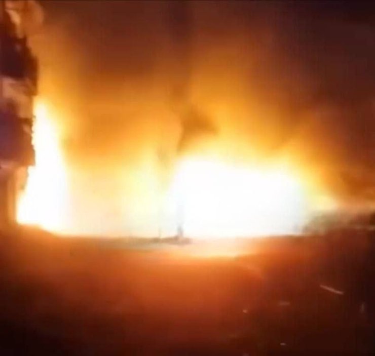 Пожар на месте попадания