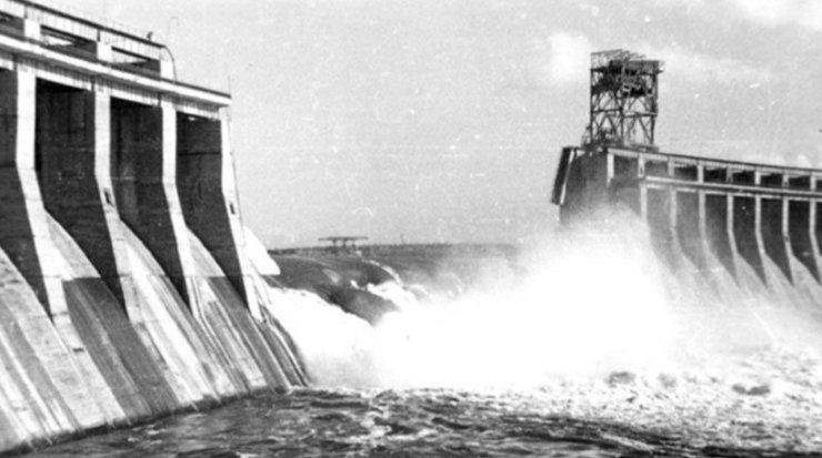 ДніпроГЕС, 1941 рік, дамба