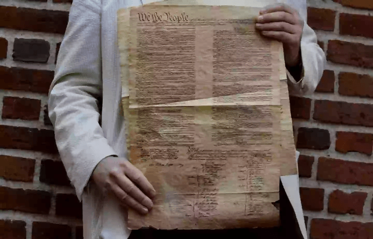 Мужчина нашел исторический документ, необычная находка, декларации независимости США, артефакт, ценный документ, продали на аукционе