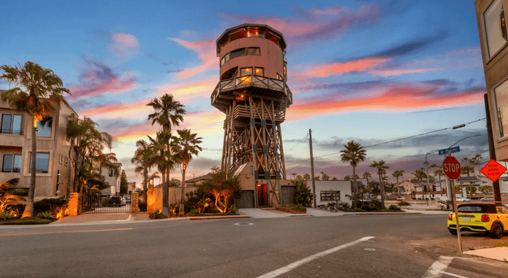 Башня Сансет Бич