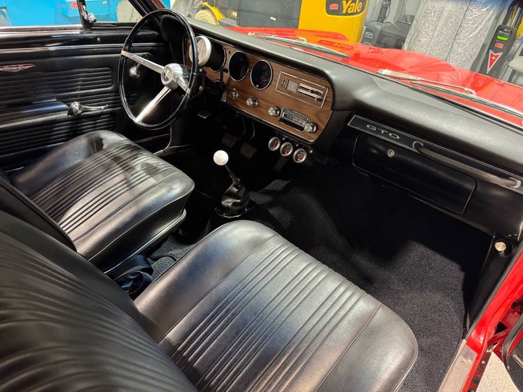Салон Pontiac GTO