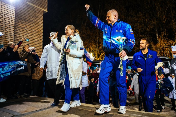 Клим Шипенко, космонавт Олег Новицкий, юлия пересильд, мкс, международная космическая станция, фильм вызов, роскосмос