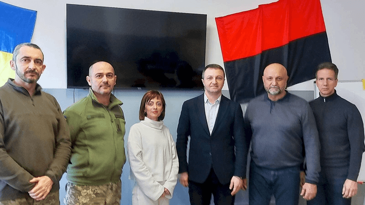 Тарас Креминь и бойцы ВСУ