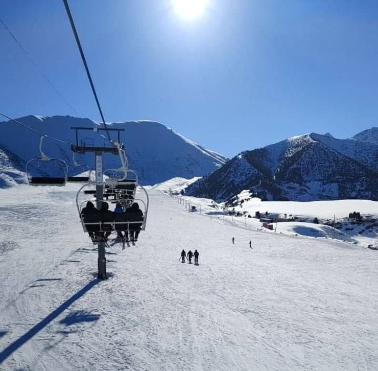 Остановилась канатная дорога на киргизском курорте Чункурчак