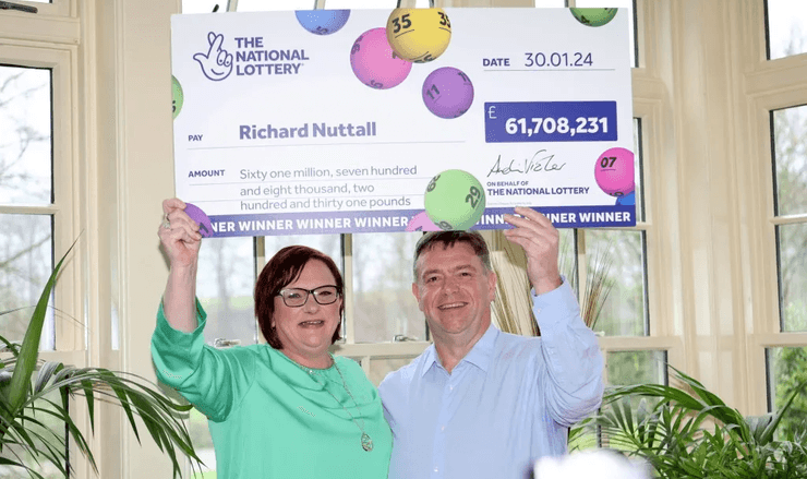 Мати-одиначка, жертва шахраїв, хвора дитина, сподівалася на допомогу, жорстокий обман, переможці лотереї, обман у мережі