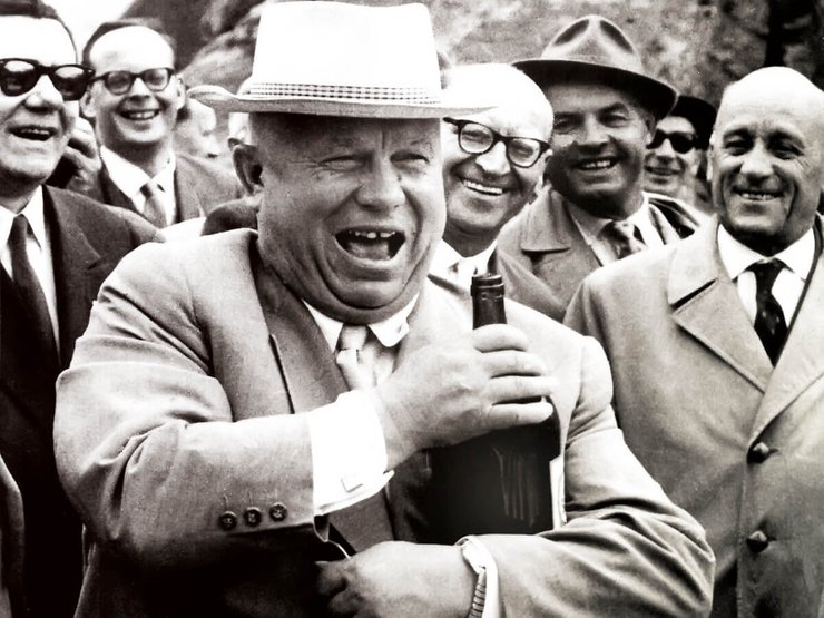 Микита Хрущов у капелюсі, Хрущов і кукурудза, вожді ссср, історія ссср, ретро фото