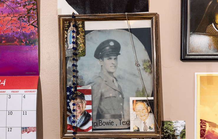 100-річний чоловік, ветеран війни, пенсіонер, секрет довголіття, алкогольний секрет, здоровий спосіб життя, солідний вік