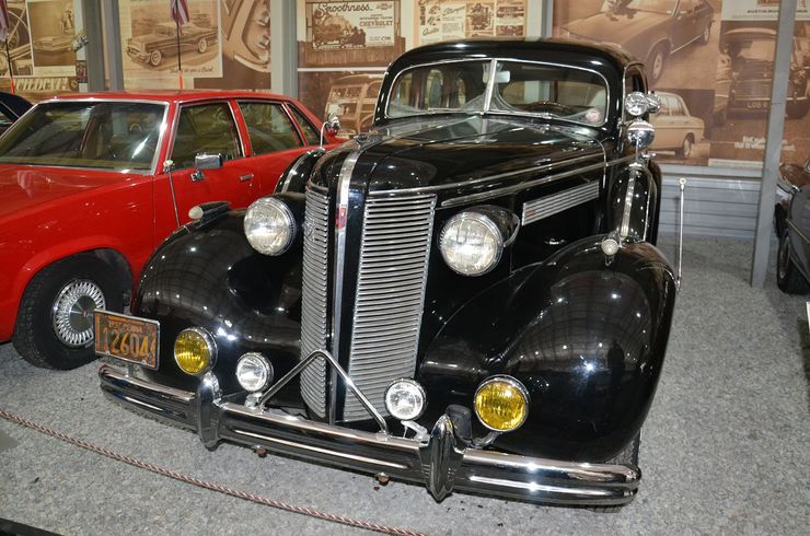 Buick Roadmaster 1937, Музей авто, киевский автомузей, колеса истории, музей колеса истории, музей колеса истории