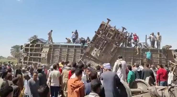 крушение, поезда, египет, жертвы, фото