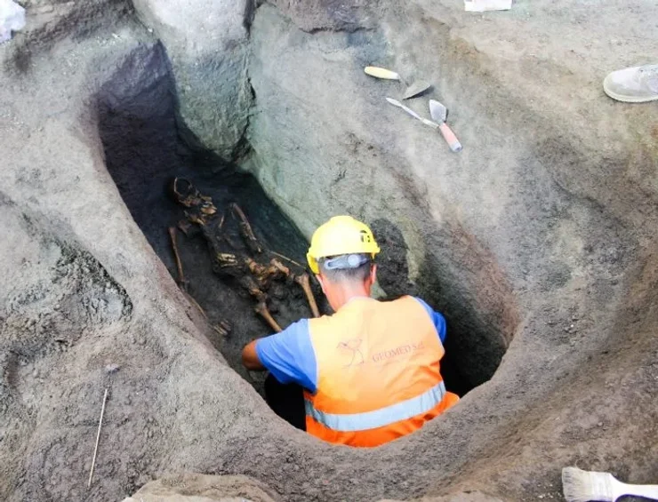 Помпеи, лава, Везувий, захоронение, раскопки, археологи, археология, останки, амфора, фрагмент, скелет, исследования, находка, поле, яма, пемза