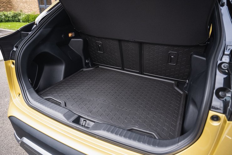 Новый Toyota Yaris Cross, багажник