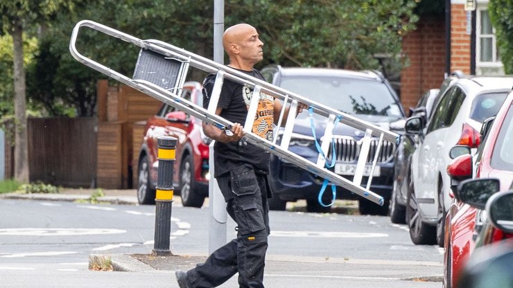 Победитель лотереи, сорвал джекпот, потерял деньги, бывший миллионер, сидел в тюрьме, новая работа, потерял особняк