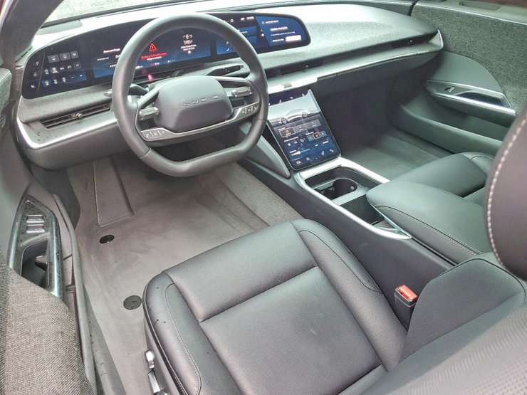 салон Lucid Air