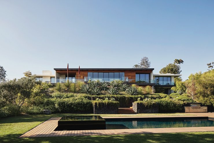 Дом Дженнифер Энистон, джастин теру