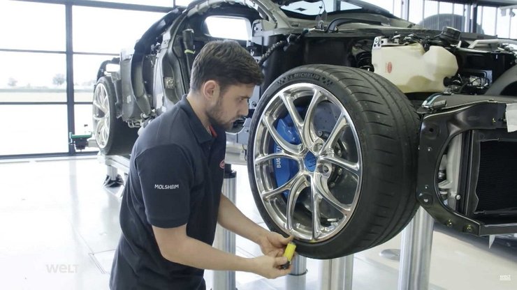 Bugatti Chiron, Bugatti, суперкар, ремонт суперкара