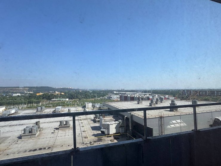 Над Києвом досі висить смог