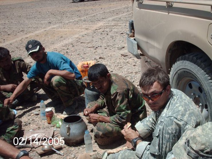 солдаты в пустыне, Афганистан, миссия НАТО в Афганистане, инструкторы НАТО