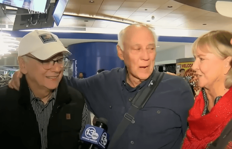 Чоловік знайшов братів і сестер через 75 років, зведені брати, зведена сестра, усиновили 75 років тому, біологічна сім'я, біологічні брати, велика сім'я