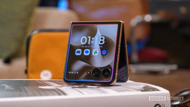 смартфон Motorola Razr Ultra