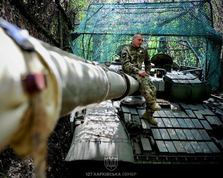 фото танка 127 ОВМБр Харківської бригади на закритій вогневій позиції