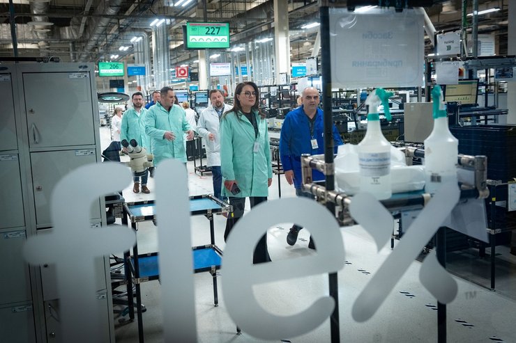 Юлия Свириденко посетила завод Flex в 2024 году