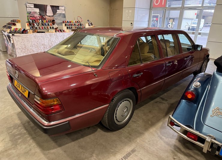 лимузин Mercedes W124