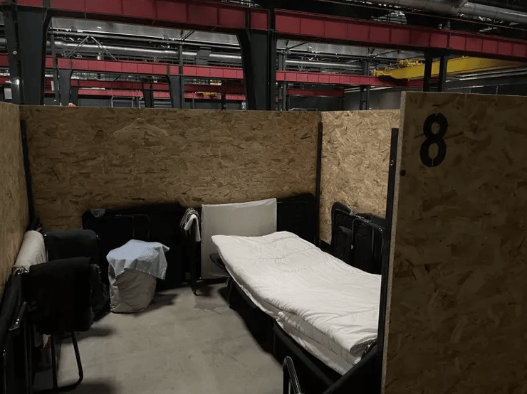 переселенцы в польше, украинцы в польше, помощь беженцам в польше, помощь украинским беженцам в польше, Програма 40 в Польше, Въезд в Польшу для украинцев сегодня, Как получить статус беженца в Польше, Польша для украинцев 2023, украинские беженцы великобритания, украинские беженцы Канада,