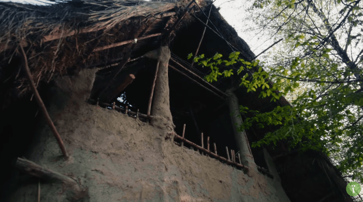 Глиняный дом под Ужгородом