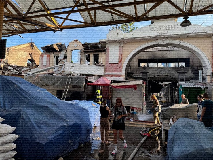 Фруктовий павільйон після нічної атаки на Одесу