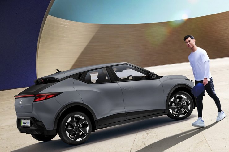 новый Perodua QV-E