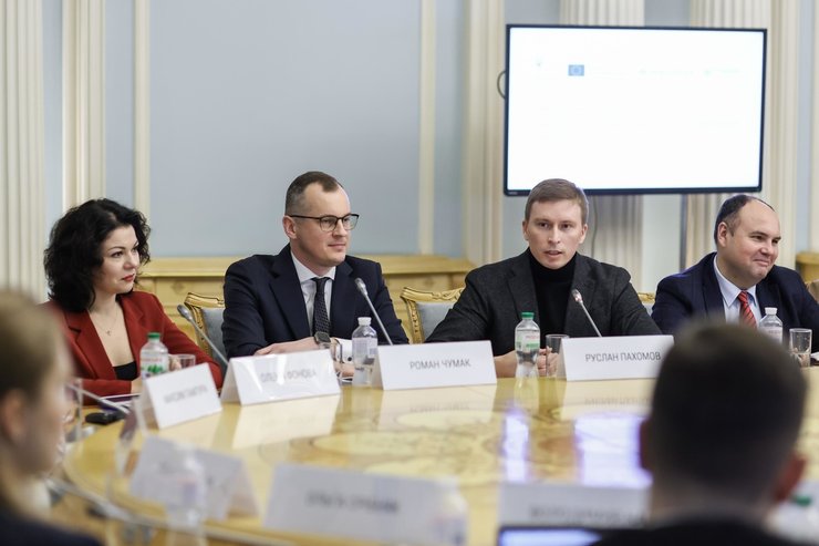 Круглий стіл на тему дистанційних слухань у судових процесах