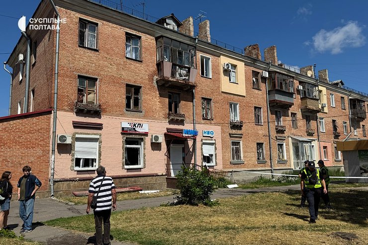 В результате обстрела в Полтаве поврежден жилой дом в Полтаве