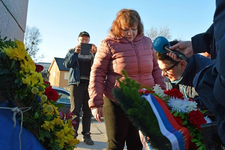 вінок, прапор РФ, меморіал, Норвегія