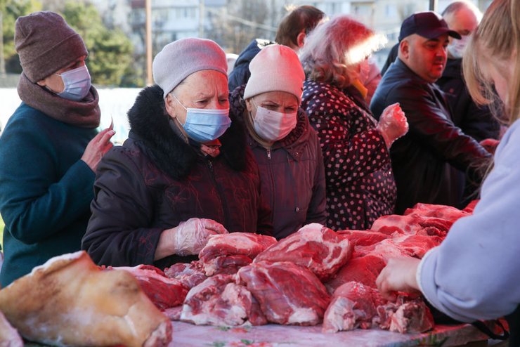 рынок, мясо, бабушки, цены, продукты, инфляция, фото