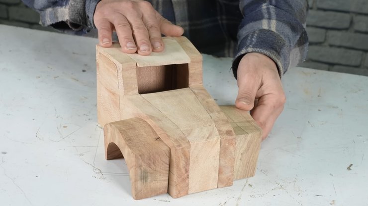 Kenworth W900LX из дерева