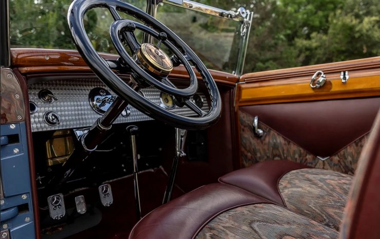 салон Mercedes 630