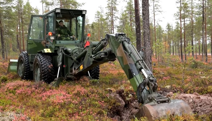 Принцеса Вікторія, військові навчання, шведська принцеса, спадкова принцеса швеції