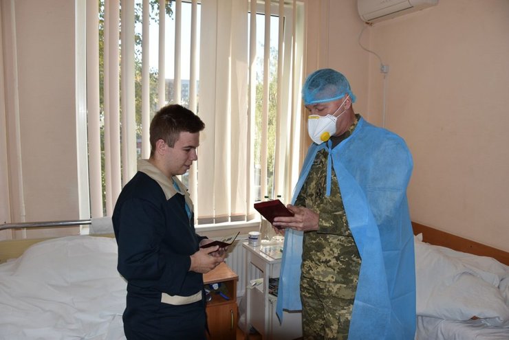 Вячеслава Золочевского наградили медалью За воинскую службу Украине