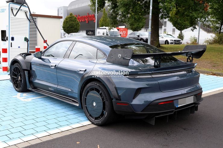 Porsche Taycan GT4 RS