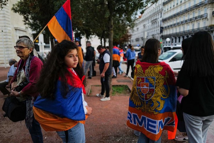 война в Закавказье, конфликт вокруг нагорного карабаха, война в нагорном карабахе, причины войны в карабахе, как началась война в карабахе, что такое нагорный карабах, почему воюют армения и азербайджан, почему азербайджан напал на армению, кому принадлежит нагорный карабах