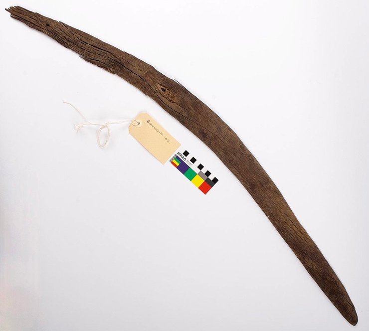 древний бумеранг, стол фото