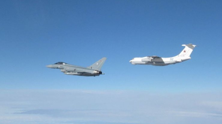 Немецкий истребитель Typhoon, российский АН-148,