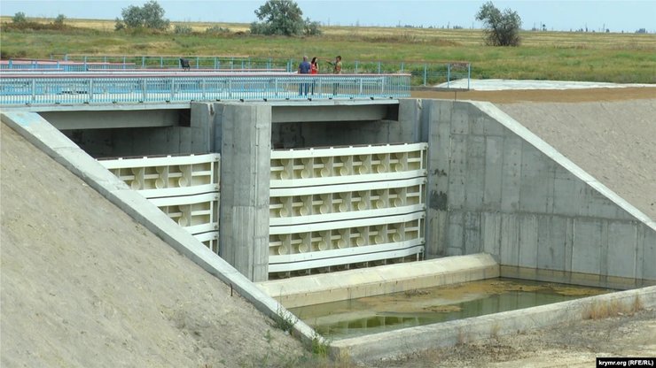 строящаяся плотина, северо-крымский канал, фото