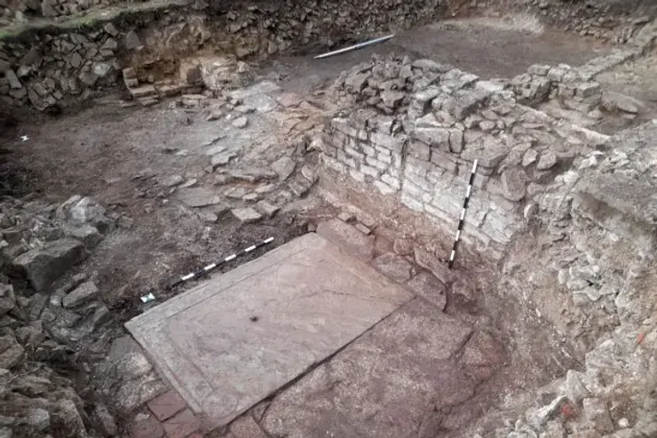 монастир, археологія, археологи, артефакти, церква, Німеччина, розкопки, опалення, надгробки, Селянська війна, споруди